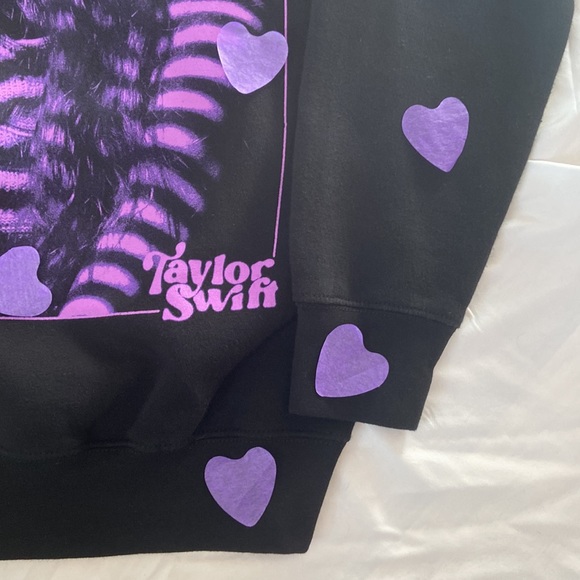 Taylor Swift I just wanna stay in that lavender haze crewneck sweatshirt - Picture 6 of 7